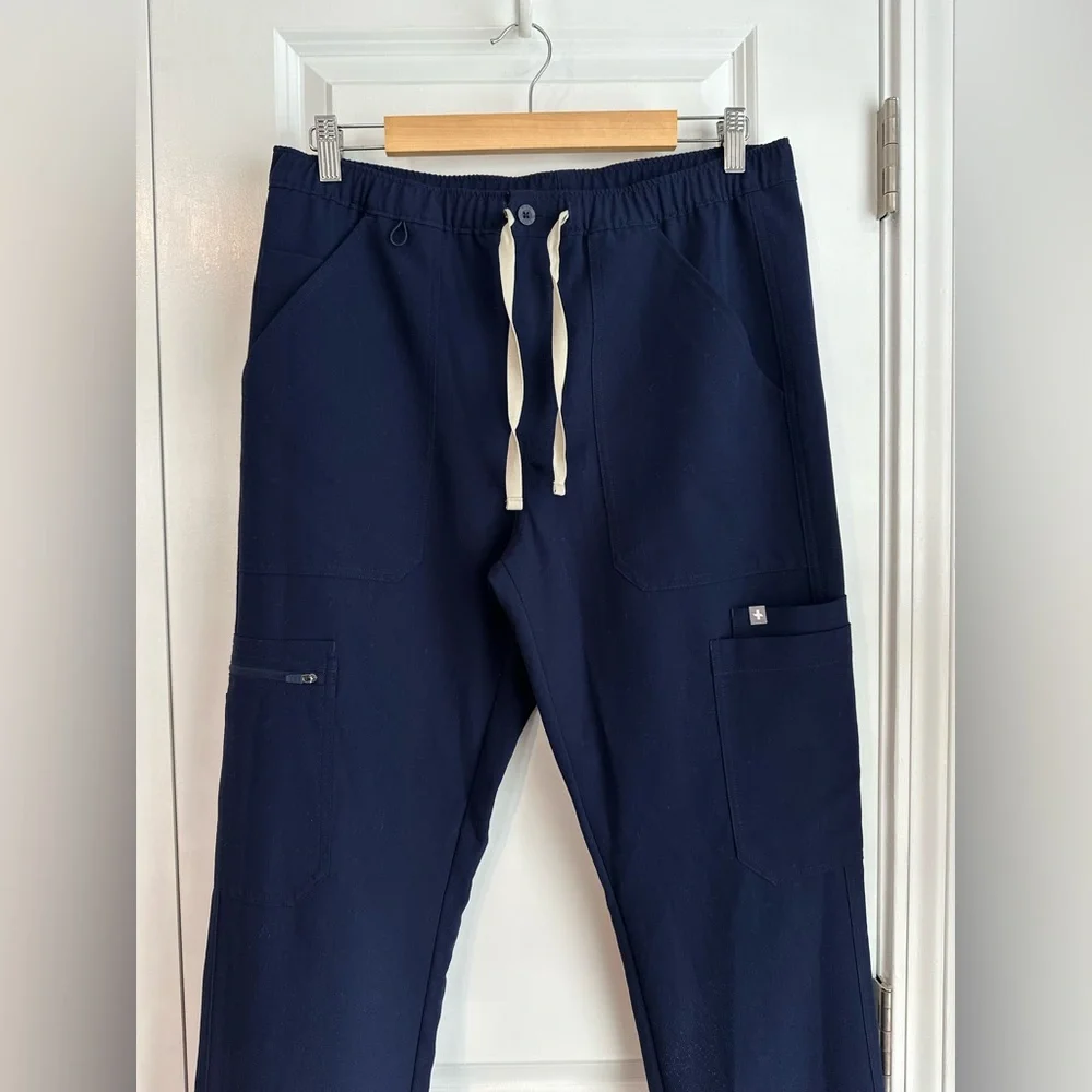 Figs Men’s Cairo Cargo Scrub Pants Navy Blue Size Medium